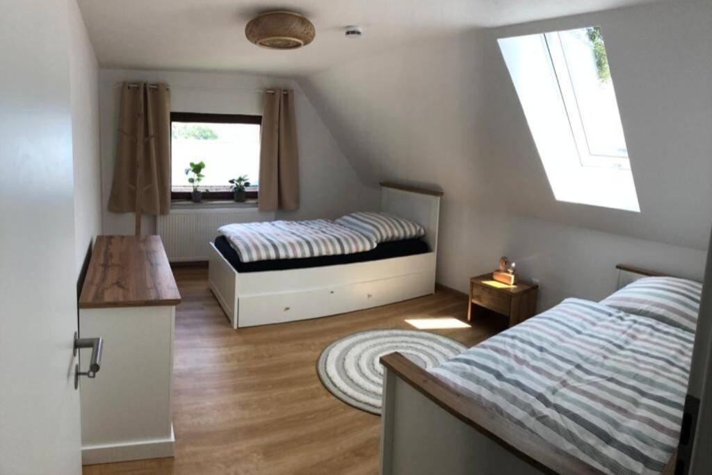 Ruhig Gelegene, Top Moderne Ferienwohnung - Hot Tub Und Sauna Gegen Aufpreis Neuhaus an Der Eger エクステリア 写真
