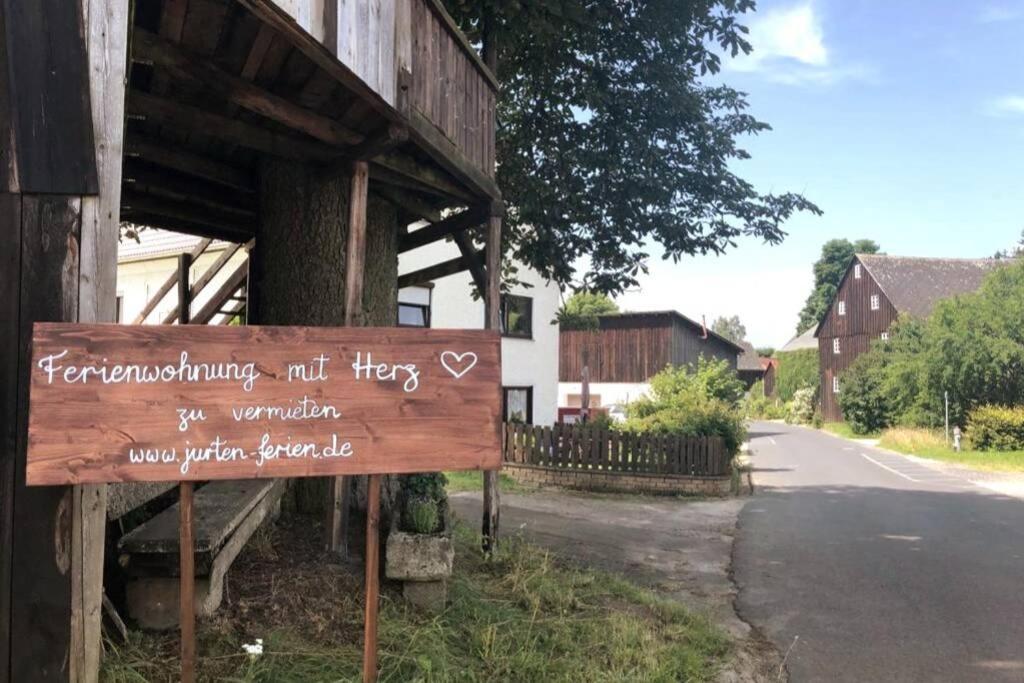 Ruhig Gelegene, Top Moderne Ferienwohnung - Hot Tub Und Sauna Gegen Aufpreis Neuhaus an Der Eger エクステリア 写真