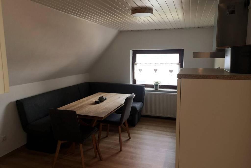 Ruhig Gelegene, Top Moderne Ferienwohnung - Hot Tub Und Sauna Gegen Aufpreis Neuhaus an Der Eger エクステリア 写真