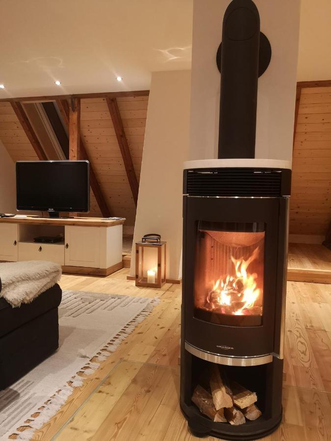 Ruhig Gelegene, Top Moderne Ferienwohnung - Hot Tub Und Sauna Gegen Aufpreis Neuhaus an Der Eger エクステリア 写真