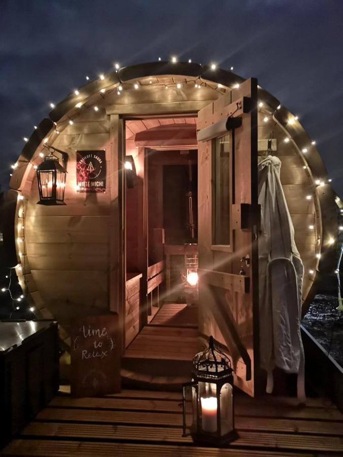 Ruhig Gelegene, Top Moderne Ferienwohnung - Hot Tub Und Sauna Gegen Aufpreis Neuhaus an Der Eger エクステリア 写真