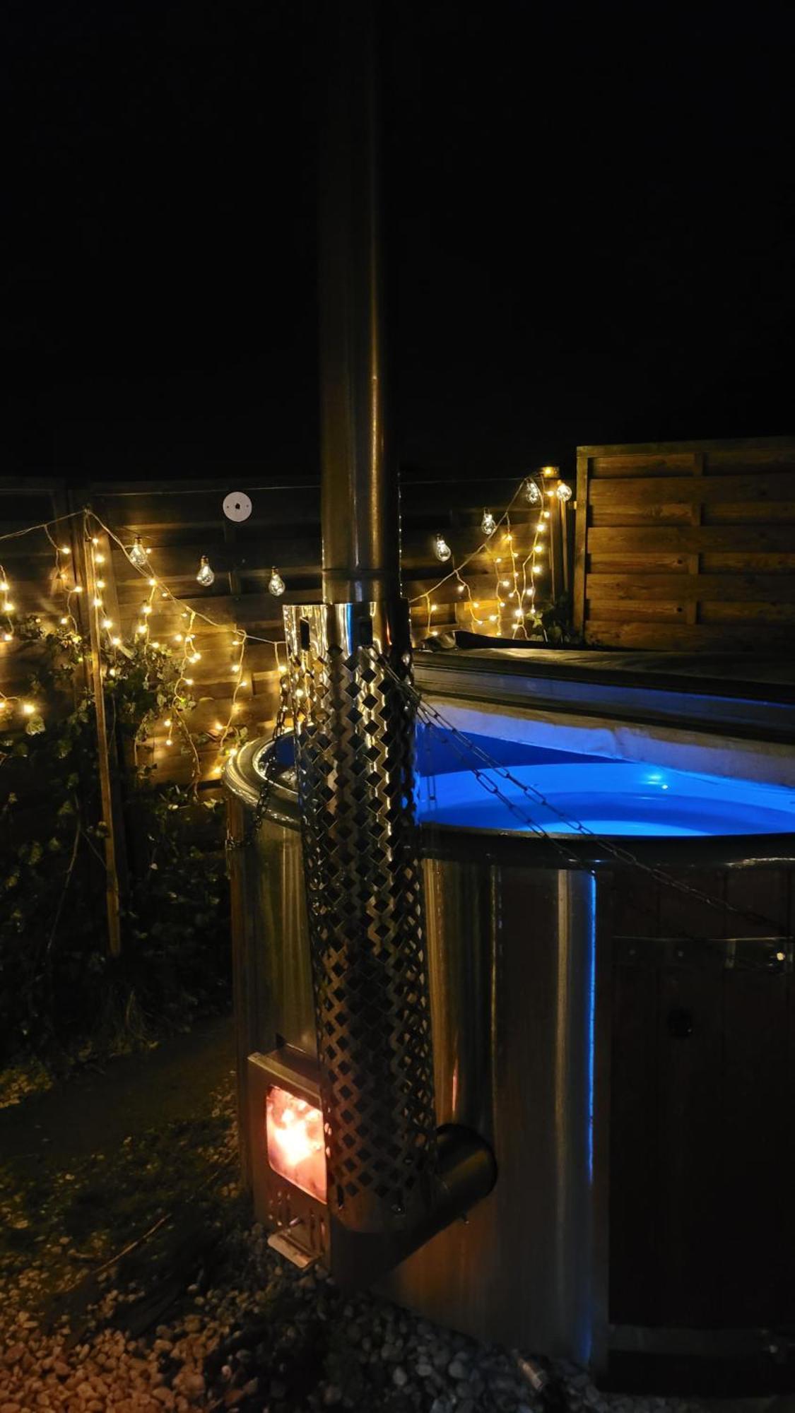 Ruhig Gelegene, Top Moderne Ferienwohnung - Hot Tub Und Sauna Gegen Aufpreis Neuhaus an Der Eger エクステリア 写真